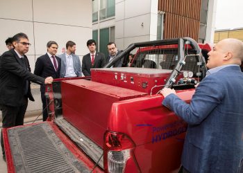 USM presentó camioneta eléctrica impulsada con hidrogeno verde