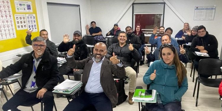 Sence Valparaíso abre programa para enfrentar déficit de conductores profesionales