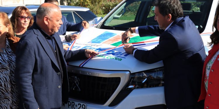 Gobierno regional entrega nuevos vehículos municipales a San Esteban