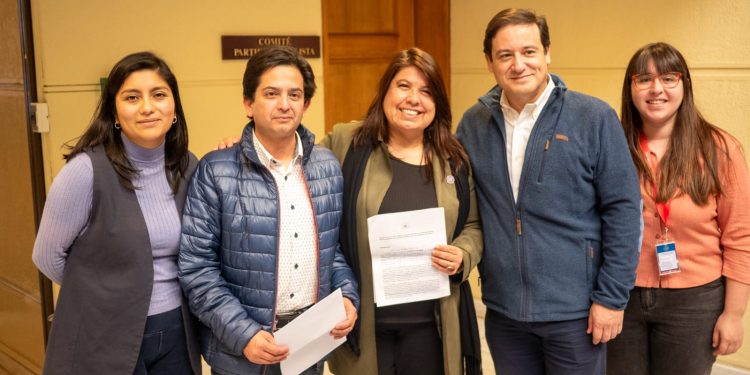 Presentan Proyecto de Ley para extender vigencia cédulas de personas mayores