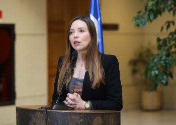 Diputada Flores y toma de Hospital de Casablanca: «Es gravísimo»