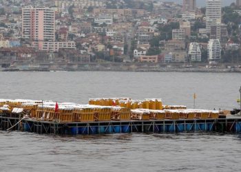 Sector turístico de Valparaíso mira con esperanza celebración de año nuevo en el mar