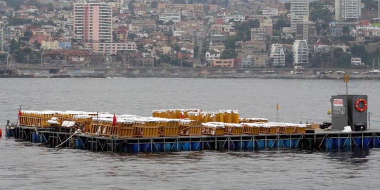 Sector turístico de Valparaíso mira con esperanza celebración de año nuevo en el mar