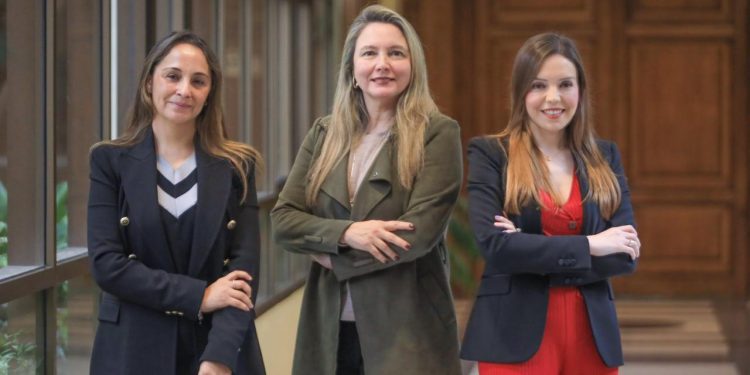 Diputadas RN presentan proyecto para hacer obligatorios cursos de probidad para autoridades de Gobierno