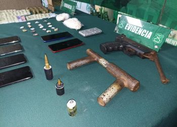 Capturan a dos sujetos por tráfico de drogas y armas en Porvenir Bajo
