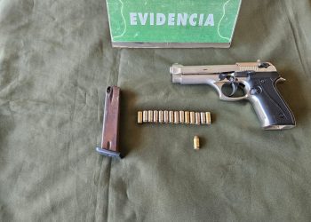 Detienen a dos sujetos armados en Valparaíso