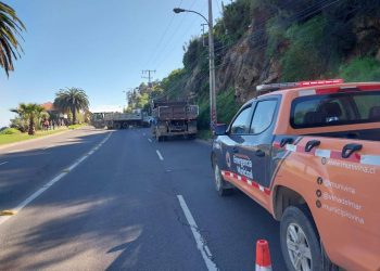 Habilitan ruta entre Las Salinas y Reñaca tras derrumbe en sector Virgen Negra
