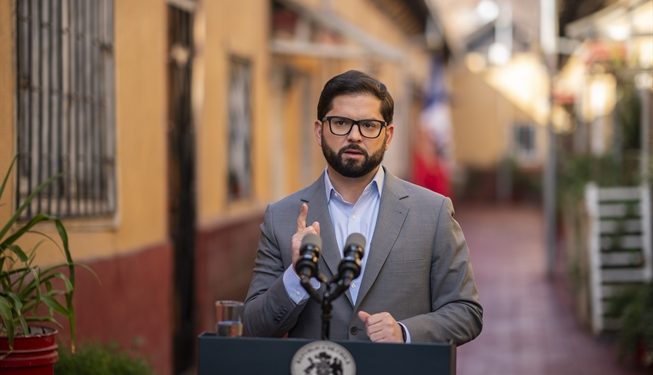 Presidente Boric critica respaldo de RN a desaforada diputada Cordero