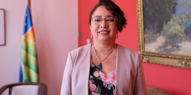 Contraloría suspende por tres meses a gobernadora de Coquimbo por mal uso de vehículo fiscal