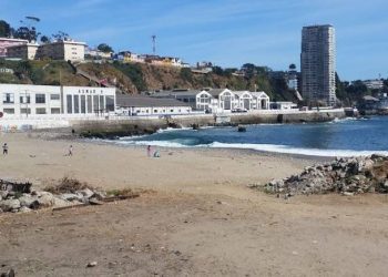 Prohíben actividades en playa San Mateo por altos niveles de coliformes fecales