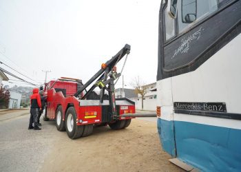 Viña del Mar anuncia nueva grúa para retirar autos mal estacionados