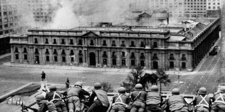 Bombardeo a La Moneda: los otros ataques aéreos que hubo el 11 de septiembre de 1973 en Santiago