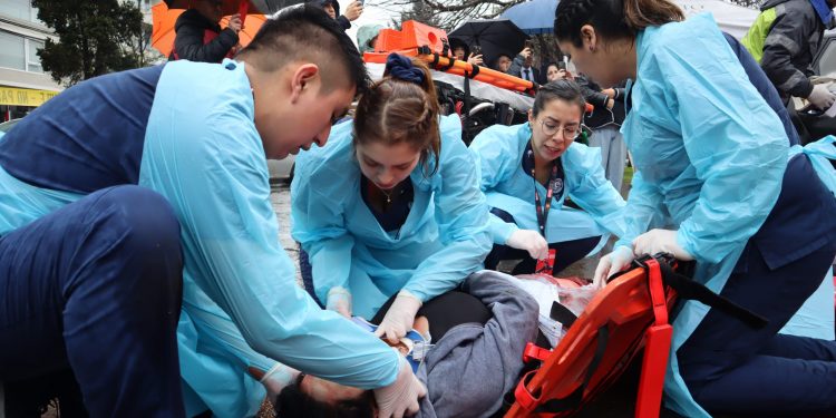 UST realiza simulacros clínicos para apoyar campaña preventiva de siniestros viales previo a Fiestas Patrias