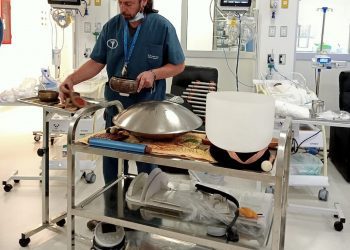 Bebés hospitalizados en Neonatología reciben sesiones de sonoterapia en Hospital Biprovincial Quillota Petorca