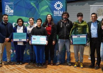 Más de 13 mil estudiantes de 7° básico serán beneficiados con computadores a través de la Beca TIC Junaeb