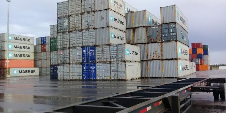 PDI de San Antonio Detiene a Sujeto Sorprendido Robando Contenedor en Recinto Portuario