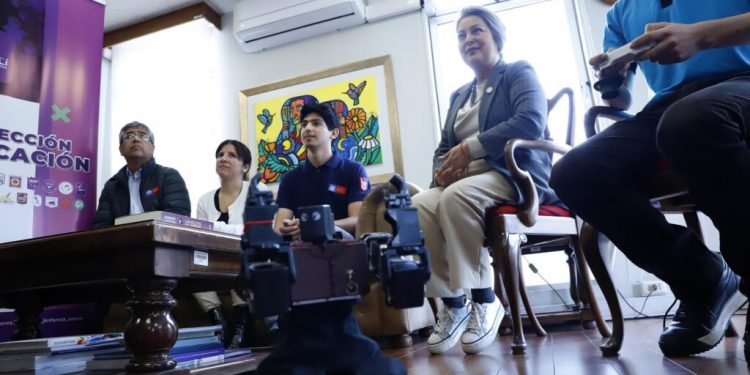 Ministra Jara y subsecretario Reyes inician despliegue para informar Reforma Previsional