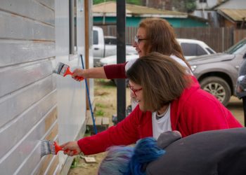 Tricolor y Fundación TECHO apoyaron a la comunidad de Forestal Alto en el pintado de fachadas y murales