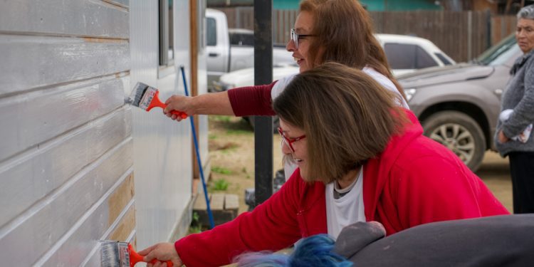 Tricolor y Fundación TECHO apoyaron a la comunidad de Forestal Alto en el pintado de fachadas y murales