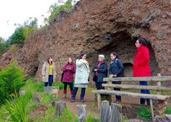 Visita al Fuerte Santa Bárbara y encuentros con bibliotecas marcaron viaje de la Seremi de Culturas a Juan Fernández