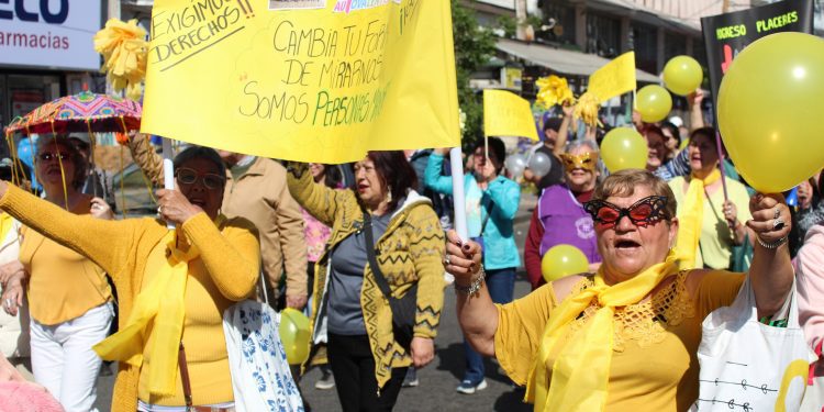 Personas Mayores de Valparaíso se manifiestan por sus derechos y el envejecimiento saludable