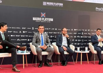 Gerente de EFE Trenes de Chile presenta proyectos ferroviarios sostenibles en Madrid Platform 2023