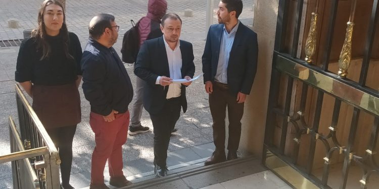 Diputados oficialistas confrontan a RN en Contraloría por gira informativa del Gobierno sobre reforma de pensiones.