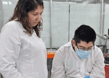 Por primera vez un joven con discapacidad intelectual hace su práctica en Centro de Investigación Marina 