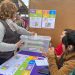 Servel y Municipio Abierto de Quilpué realizaron plebiscito en la Feria Municipal El Belloto para elegir nuevo logo