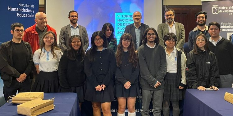 Liceo René Descartes de Viña del Mar ganó sexta versión de Torneo de Debate Filosófico