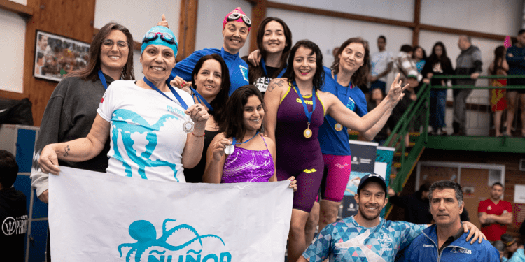 Con exitosa convocatoria UNAB Viña del Mar realizó el Torneo de Natación Máster 2023