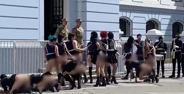 «Espectáculo vulgar y procaz»: Armada denuncia acto realizado por Yeguada Latinoamericana