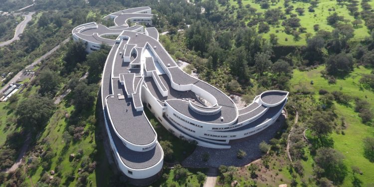 Universidad Adolfo Ibáñez lanza nueva carrera de Ingeniería en Negocios y Tecnología