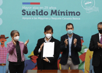 A partir de septiembre sueldo mínimo sube a $460 mil