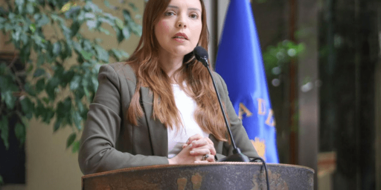 Diputada Flores (RN) busca realizar sesión especial en el Congreso por delitos de explotación sexual