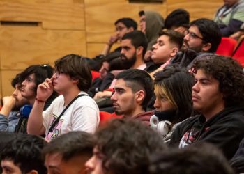 La academia se reunió para conmemorar el 75° aniversario del transistor en Duoc UC Valparaíso