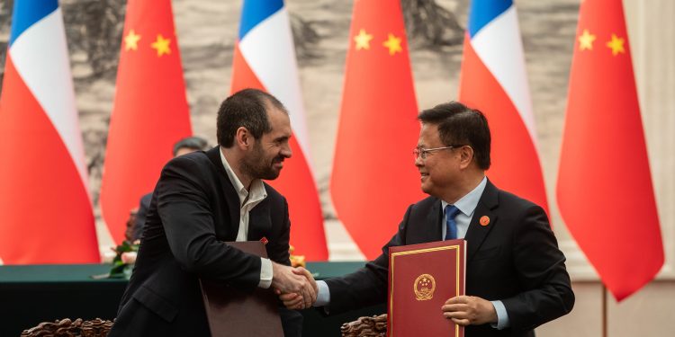 Firma de memorándum fomentará la exportación de productos acuícolas chilenos a China