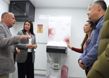 GORE inaugura anhelado mamógrafo móvil y clínica veterinaria en Limache