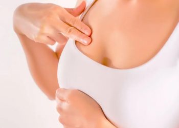 Mes del cáncer de mama: Más de 5.400 casos nuevos se detectan al año en Chile