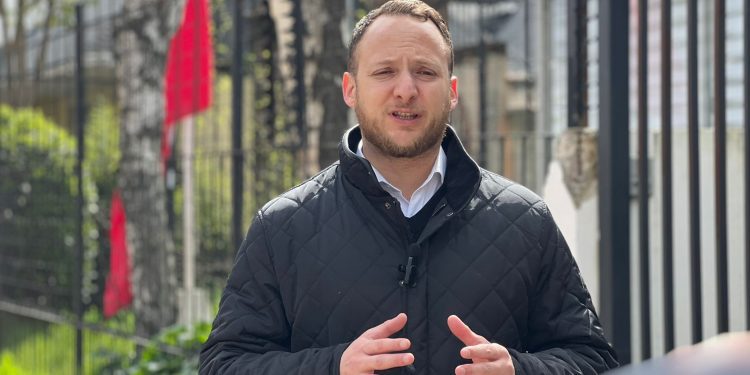 Diputado Guzmán pide explicación a FIFA sobre exclusión de Chile en el Mundial de Fútbol 2030