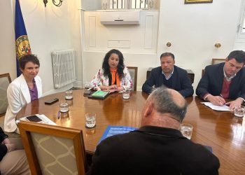 GORE y 33 alcaldes de la región llegaron hasta La Moneda para solicitar un aumento del presupuesto 2024