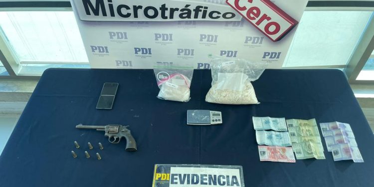 Operativo de la PDI detiene a microtraficante y su proveedor en Casablanca