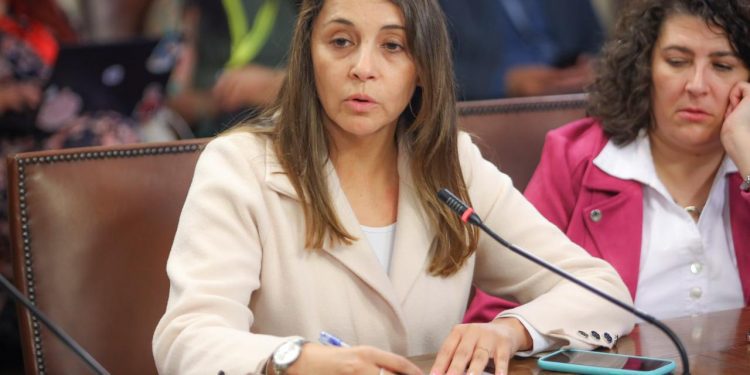 Diputada Morales invita a ministra de Desarrollo Social para exponer sobre pobreza multidimensional en Chile