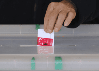 Cadem: Polarización en Chile persiste en proceso constitucional