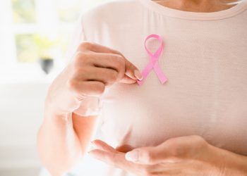 Cáncer en personas adultos jóvenes: aumenta hasta casi un 80% en  tres décadas