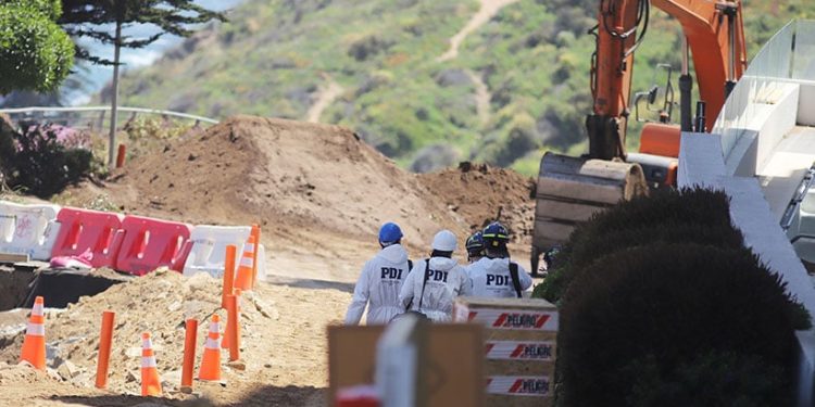 Municipio de Viña del Mar presenta querella contra responsables de robos en edificios afectados por socavones