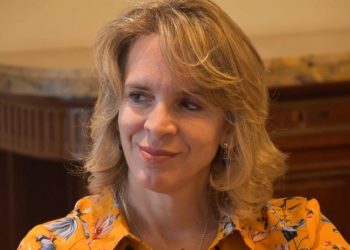 «Sentimos que estamos en un abismo»: Politóloga argentina sobre el ambiente previo a las presidenciales