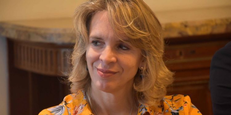 «Sentimos que estamos en un abismo»: Politóloga argentina sobre el ambiente previo a las presidenciales