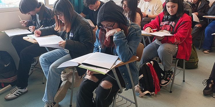 Cuatro consejos para rendir la PAES de forma tranquila y segura