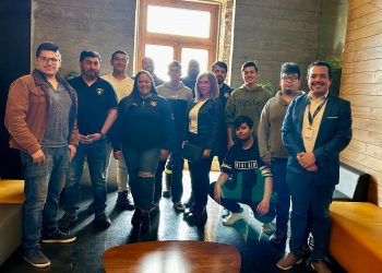 Estudiantes de Ingeniería Informática de Duoc UC dictaron taller de alfabetización digital a Bomberos de Belloto